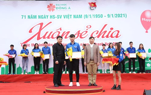 Xuân sẻ chia - SV Đông Á với ngày SInh viên Việt Nam 2021