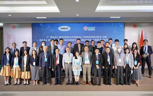 Khai mạc Hội thảo quốc tế “Khoa học dữ liệu trong Kinh doanh, Tài chính và Công nghiệp” tại ĐH Đông Á