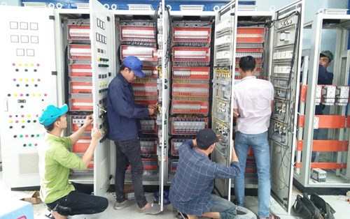 Sinh viên khóa 2016 Thực tập Điện công trình