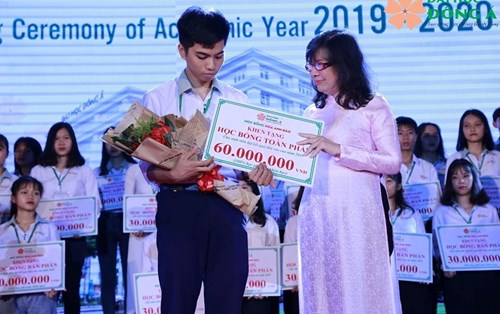 Học bổng toàn phần cho thủ khoa của ĐH Đông Á