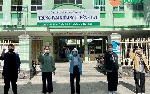 Sinh viên Đại học Đông Á tham gia hỗ trợ công tác phòng chống dịch Covid-19 tại BV dã chiến