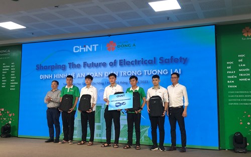 Hội thảo chủ đề "Sharping The Future of Electrical Safety" tại ĐH Đông Á