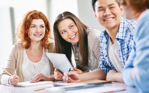 Tiếng Anh giao tiếp: Kỹ năng cần thiết cho SV khi ra trường