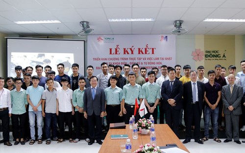 Đa dạng cơ hội nghề nghiệp, thu nhập cao cho SV nhóm ngành Điện - Điện tử & Tự động hóa