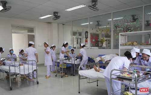 Đà Nẵng: Cơ hội việc làm đến 2.500 USD/tháng cho sinh viên Đông Á