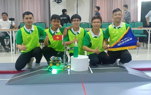 Chúc mừng các đội đoạt giải cuộc thi robot “Chung tay đẩy lùi Covid-19” - Khoa KT Điện - Điện tử - ĐH Đông Á