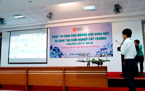 Khoa CNKT Điện tham dự cuộc thi "Sinh viên NCKH và Sáng tạo khởi nghiệp Cấp trường năm học 2017 - 2018"