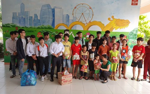 Hoạt động từ thiện Khoa Điện - Ô tô ĐH Đông Á 2019