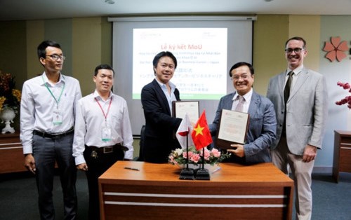 Trường ĐH Đông Á ký kết cung ứng nhân lực kỹ thuật ô tô cho thị trường Nhật Bản