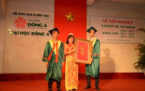 Lễ tốt nghiệp khóa ĐHLT khoa CNKT Điện Điện tử 2014